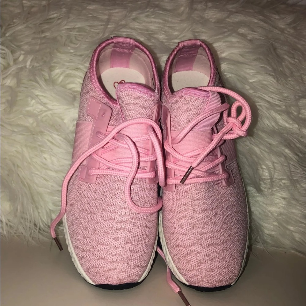 Fashionnova running shoes